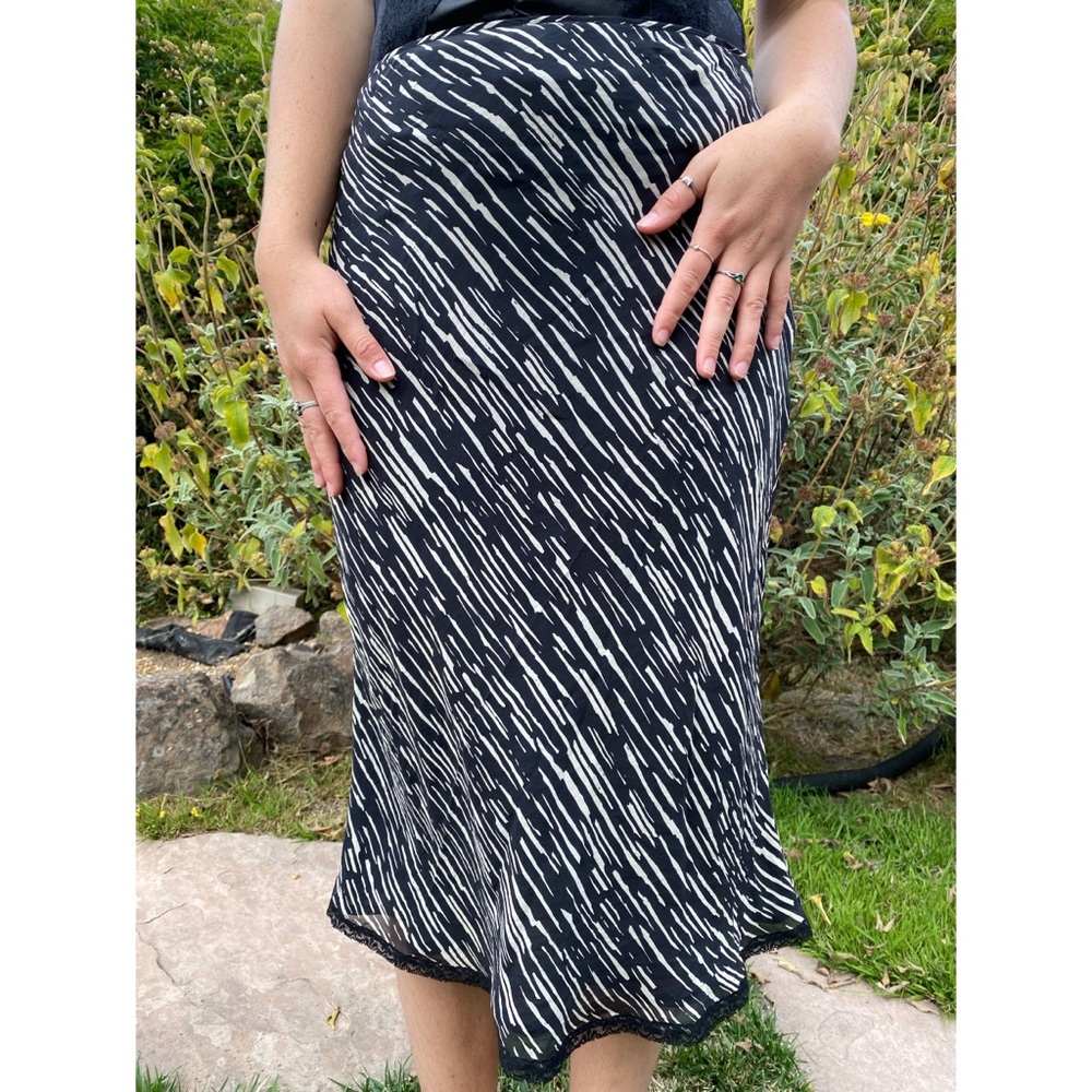 🦓Gorgeous midi silk zebra stripe skirt🦓